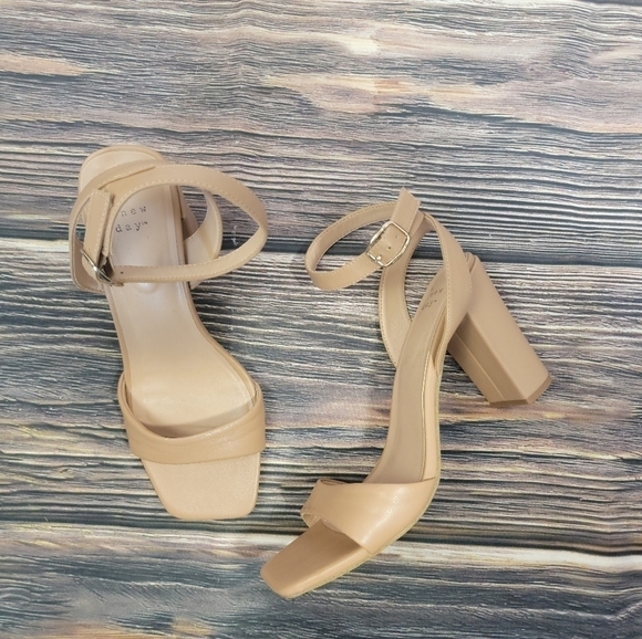 Women's size 10 A New Day strappy heels - Picture 1 of 5